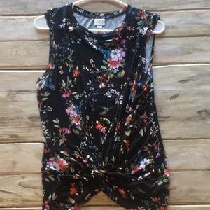 Floral tank with tied knot